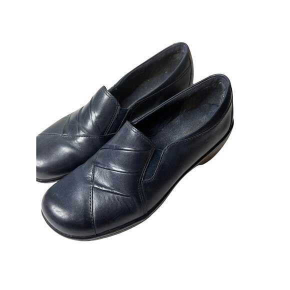 Clarks  Slip-On Loafers Navy Sz 6 Round Toe Leather Comfort Career Office - Picture 2 of 8